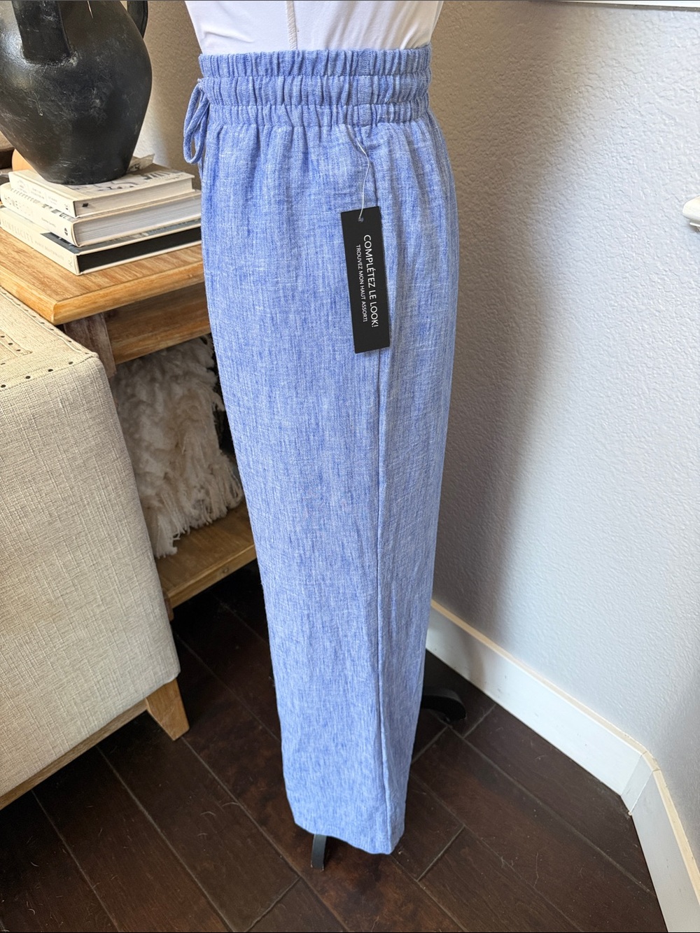 Joie Wide-Leg Pants feature a casual, lightweight design crafted from ligh - Picture 5 of 8